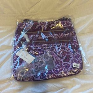 Brand NWT Vera Bradley 3 zipper Hipster